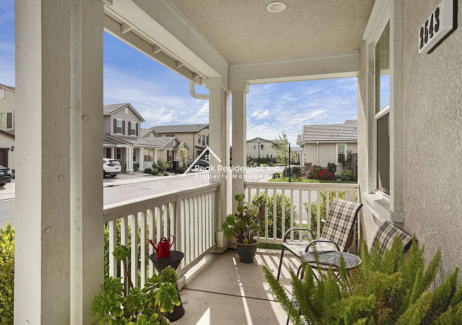 Beautiful Updated 4bd/3ba Home in Gated Community — Photo 4
