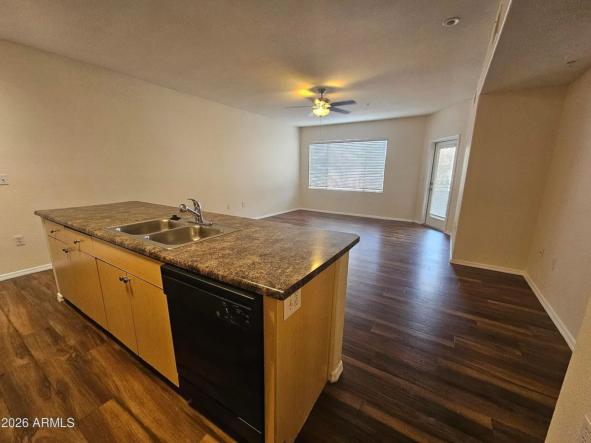 Building Photo - 18416 N Cave Creek Rd #2050