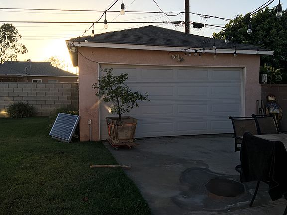 5th image of 13519 Benfield Ave