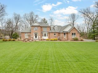 14 Rockingham Cir, East Longmeadow, MA 01028