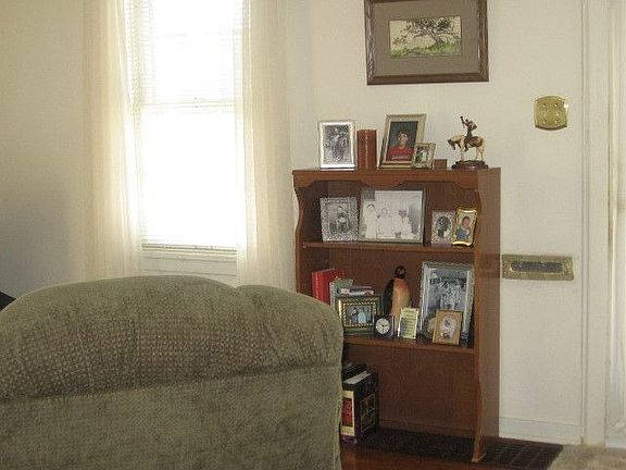 3rd image of 701 Beechwood St
