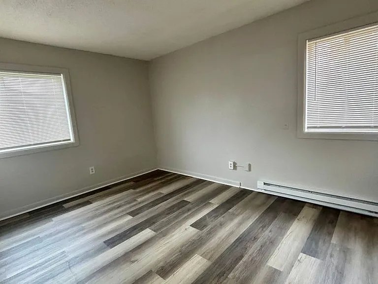 Cedar Crest Apartments — Photo 21