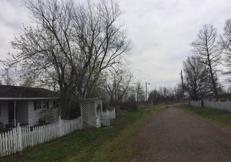 2nd image of 273 W 1st St