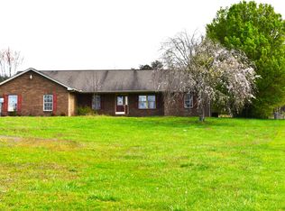 2963 English Hills Dr, Sevierville, TN 37876