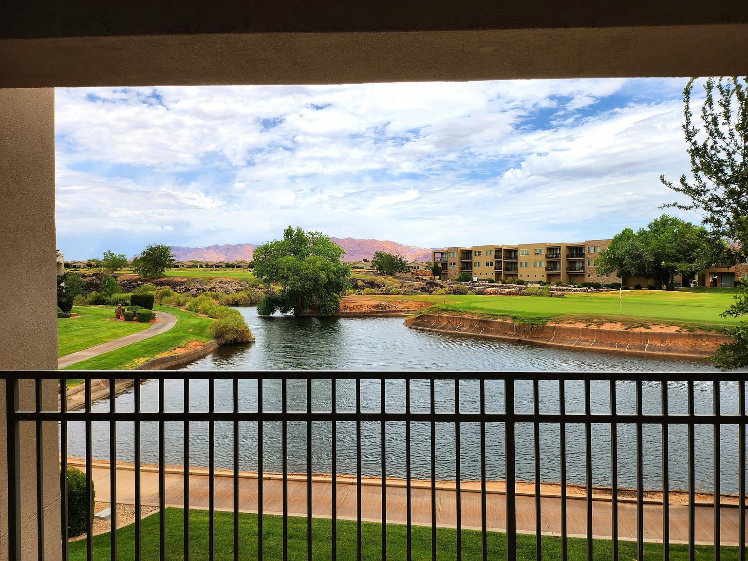 225 N Country Ln UNIT 5