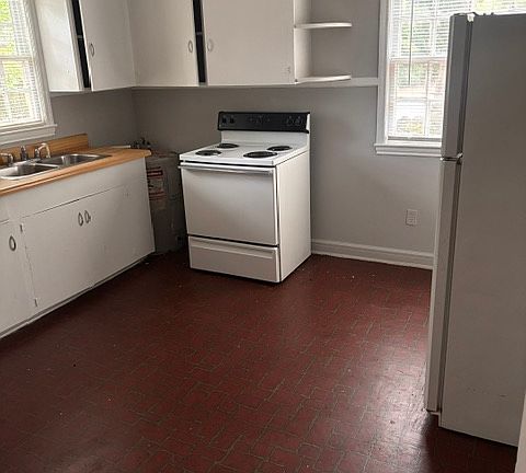 2nd image of 809C 1st Ave #C