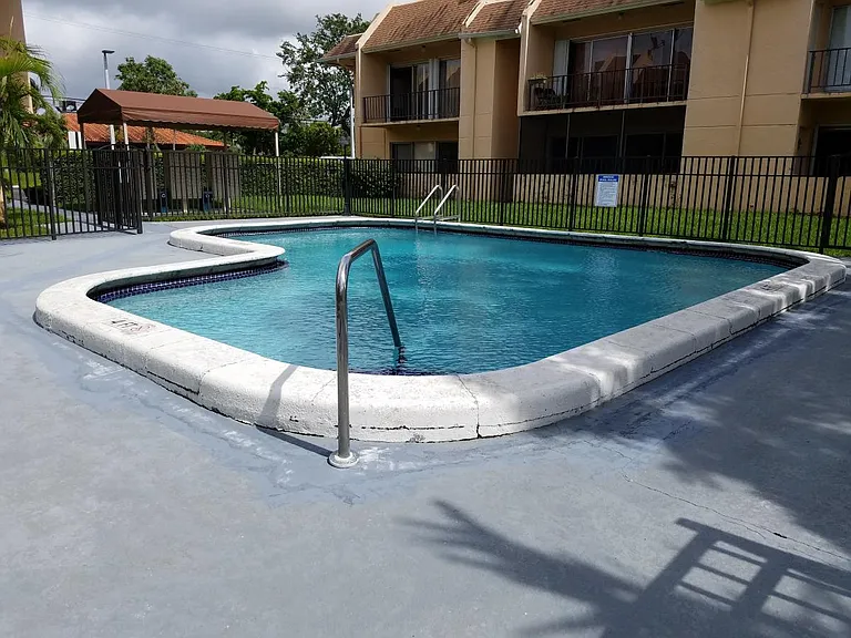 9231 SW 87th Ave #C1 — Photo 14