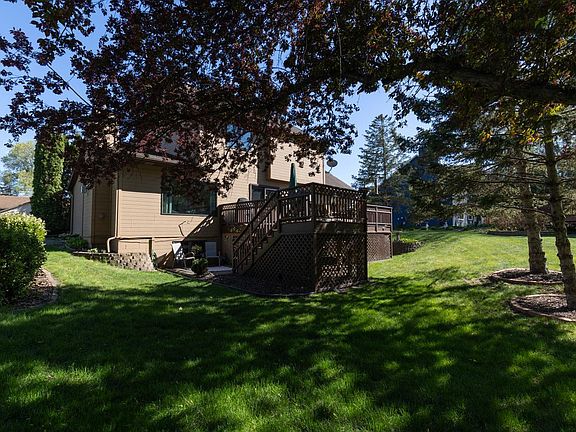 3rd image of 17880 Liv Ln