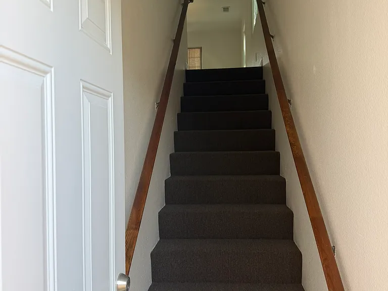 1010 W Robert Ln #1 — Photo 3