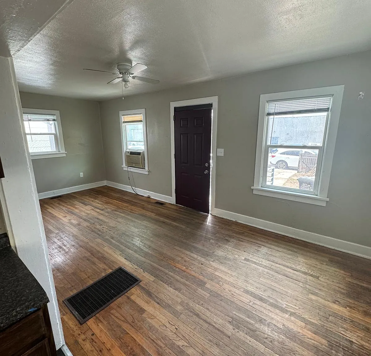 2 bed, 750 sqft, $1,800 — Photo 1