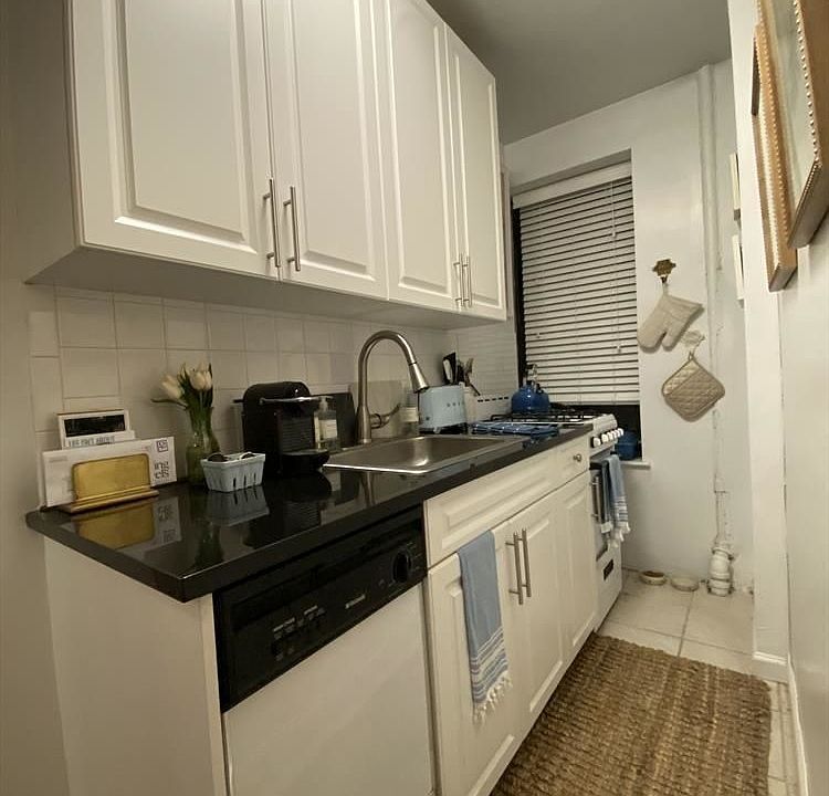 2nd image of 318 E 78th St APT 8