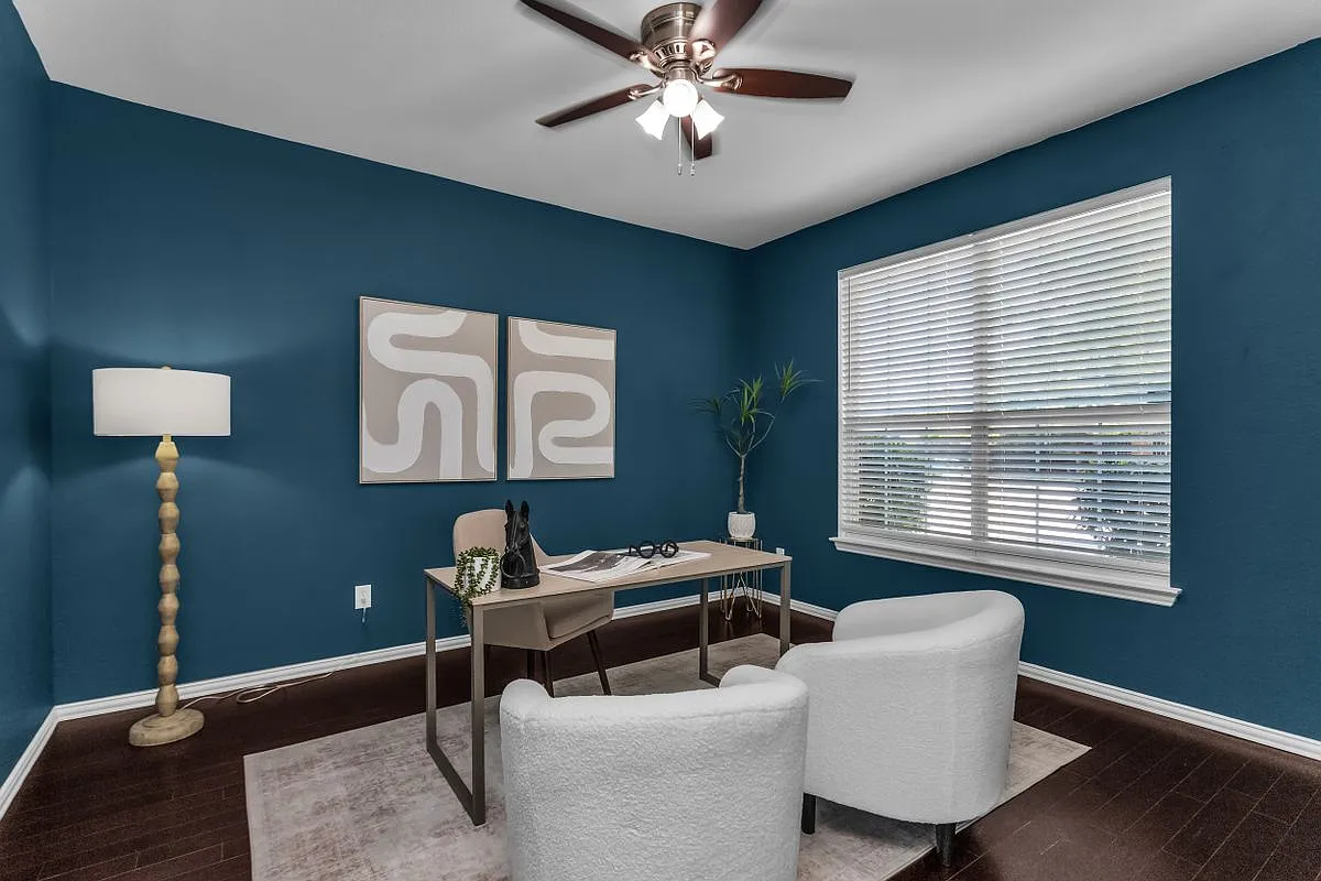4 bed, 3.5 bath, 3980 sqft, $3,900 — Photo 2