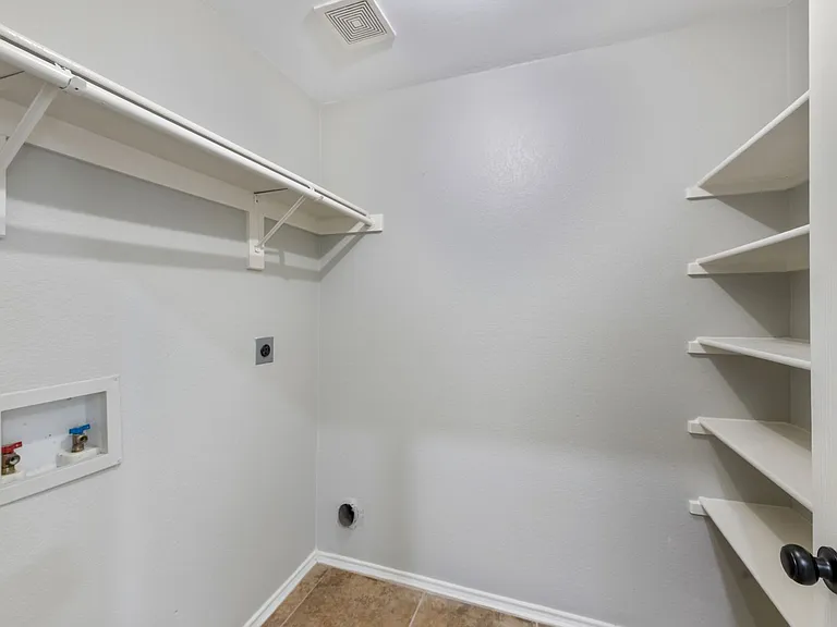10905 Fawn Valley Dr — Photo 17