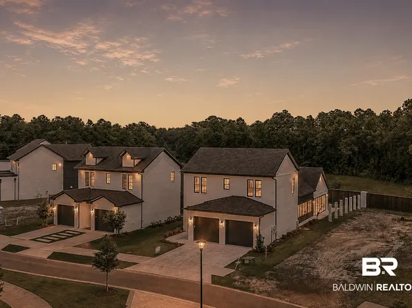 2760 Straits Blvd, Gulf Shores, AL 36542