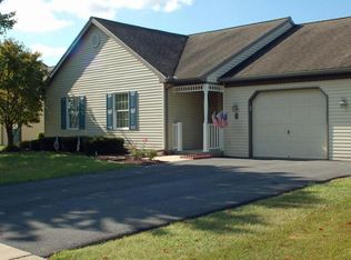 11 Lakeview Dr, Myerstown, PA 17067