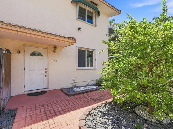 3203 McDonald Street #3203, Miami, FL 33133