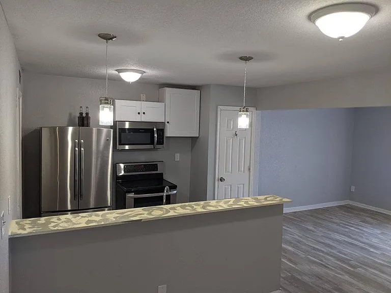 701 Arthur Ave — Photo 6