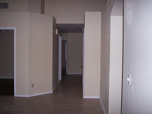 4th image of 4800 Courtfield Cir