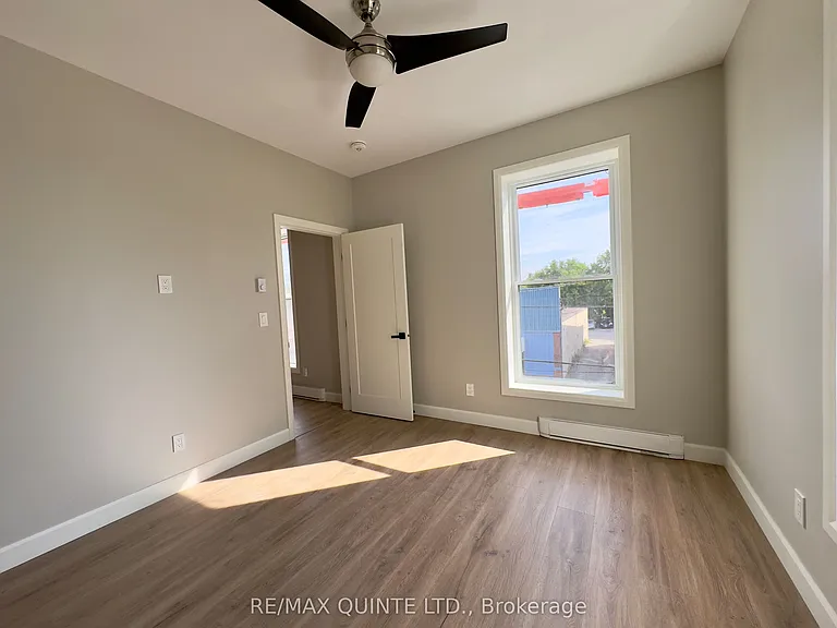 330 Victoria St N #7 — Photo 12