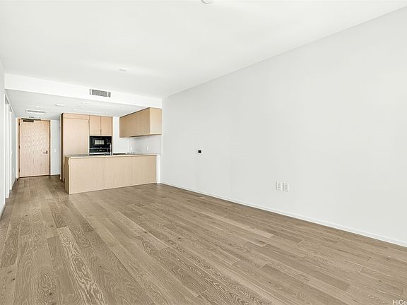 4th image of 333 Ward Ave #2307
