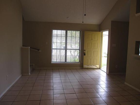 4th image of 1755 Carrington Dr