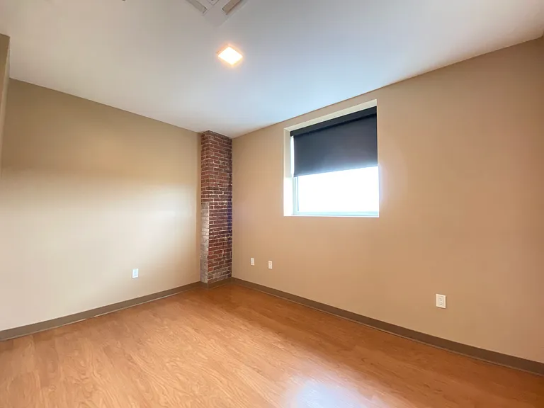Red Oak at 83 Hanover Street — Photo 27