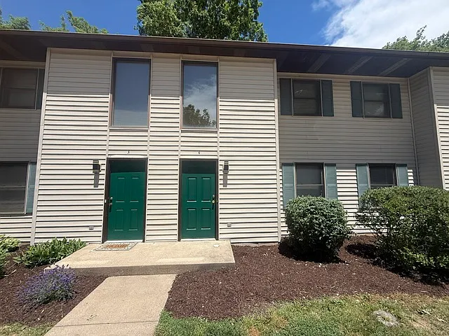 959 N Huntington St #4 — Photo 1