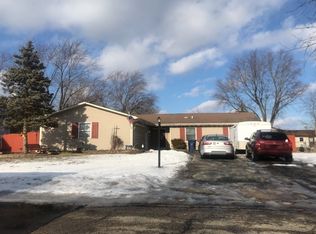 930 Heartwood Ln, Lake Zurich, IL 60047