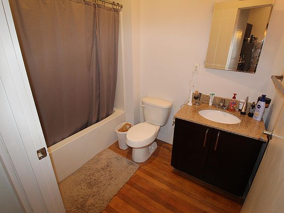 3rd image of 426 Mulberry St #10981120