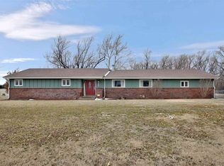 221 S 7th St, Colwich, KS 67030