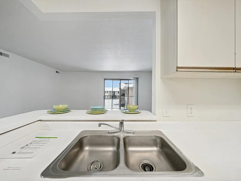 Two Bedroom (Classic) - 2 Bed / 2 Bath - 897 Sq.Ft.
