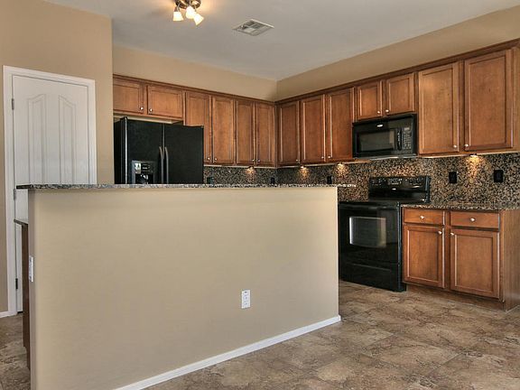 4th image of 14521 W Cameron Dr