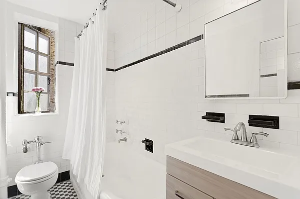 Sold by Citi Habitats | media 12