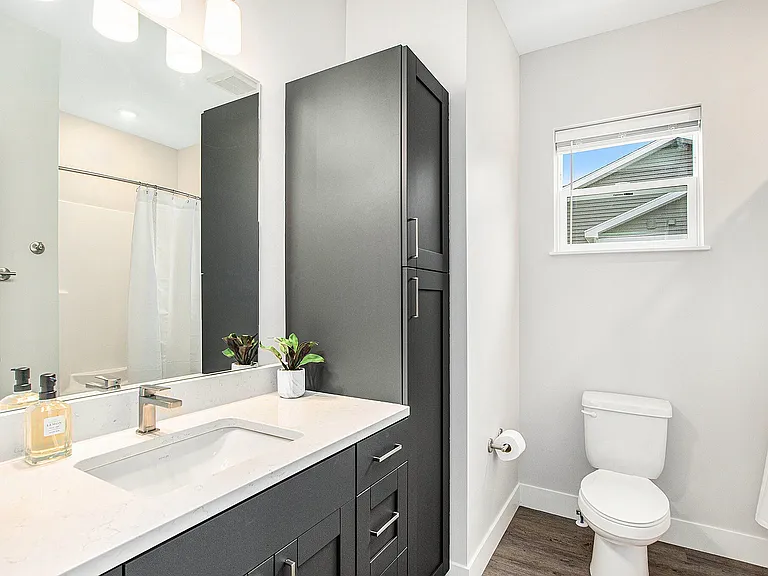 SummitTownhomes_3Bedrooms_Bathroom3