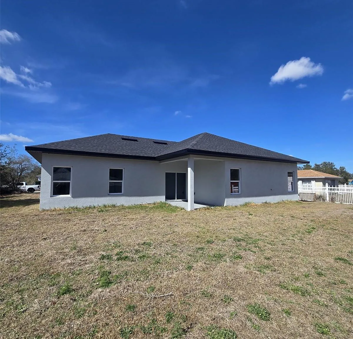 4 bed, 1660 sqft, $2,099 — Photo 4
