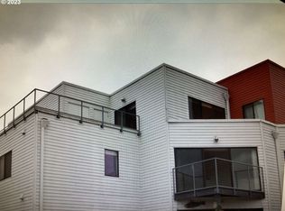 940 NW Naito Pkwy APT L5, Portland, OR