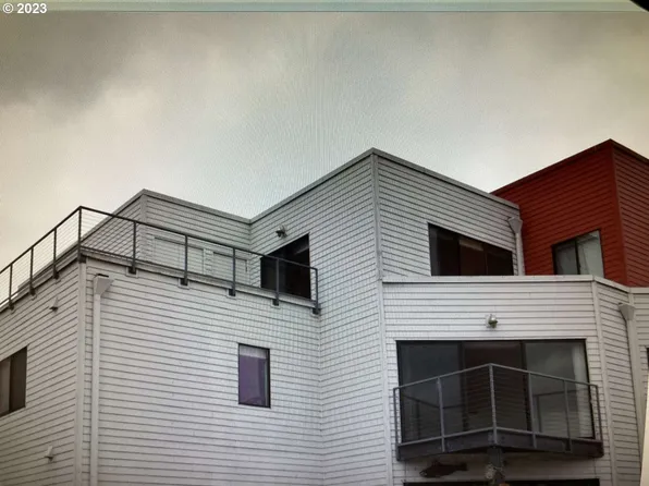 940 NW Naito Pkwy APT L5, Portland, OR 97209