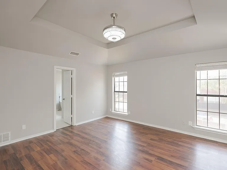 532 Lake Forest Dr — Photo 25