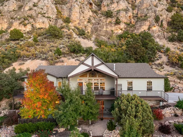 2179 S Chekshani Cliffs Ln, New Harmony, UT 84757