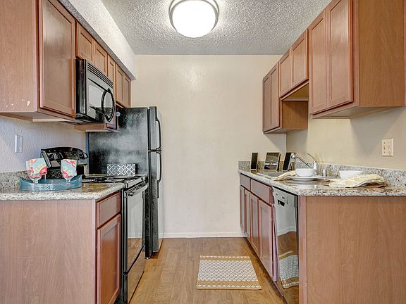 4th image of 4000 W Illinois Ave #211