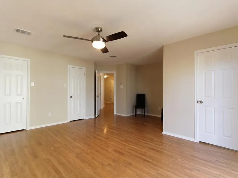Vol Walker Dr — Photo 11