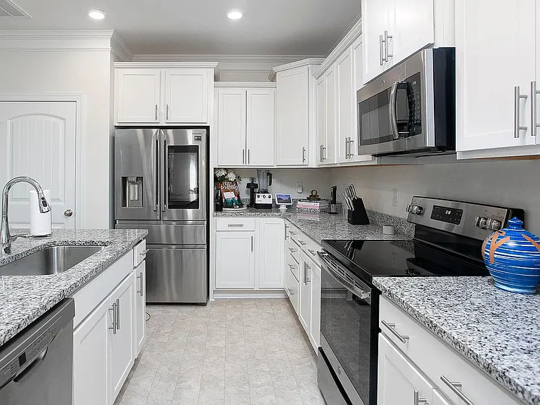 24 Tradewind Ct — Photo 12