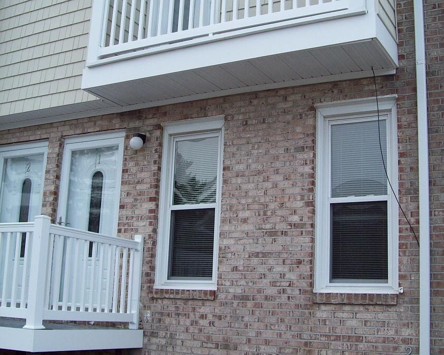 Privacy of a house; Economy of an apartment