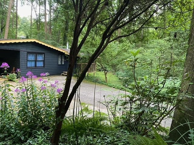 Beautiful free standing Cottage For Rent