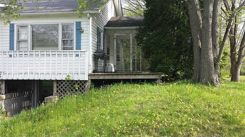 2nd image of 2222 Sheridan Rd