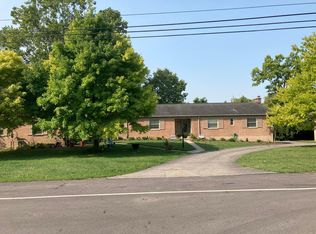 2767 Charing Rd, Upper Arlington, OH 43221