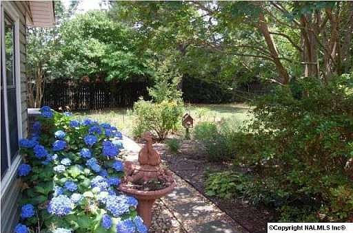 1st image of 5975 Vinemont Dr NW