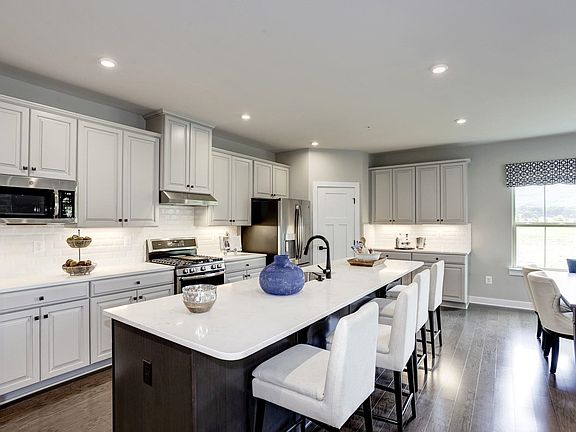 3rd image of 2274 Hazel Way