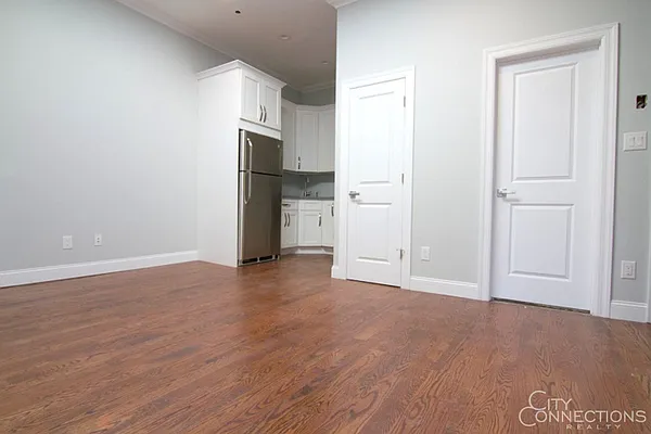 Rented by City Connections Realty | media 6