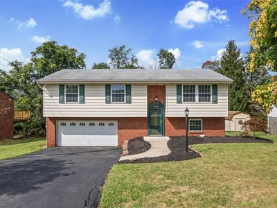 14275 Valley View Dr, White Oak, PA, 15131